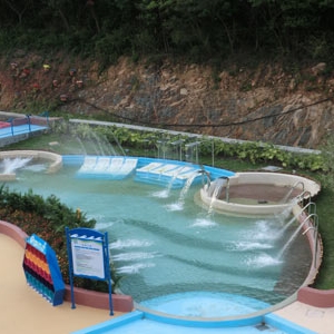 水療池